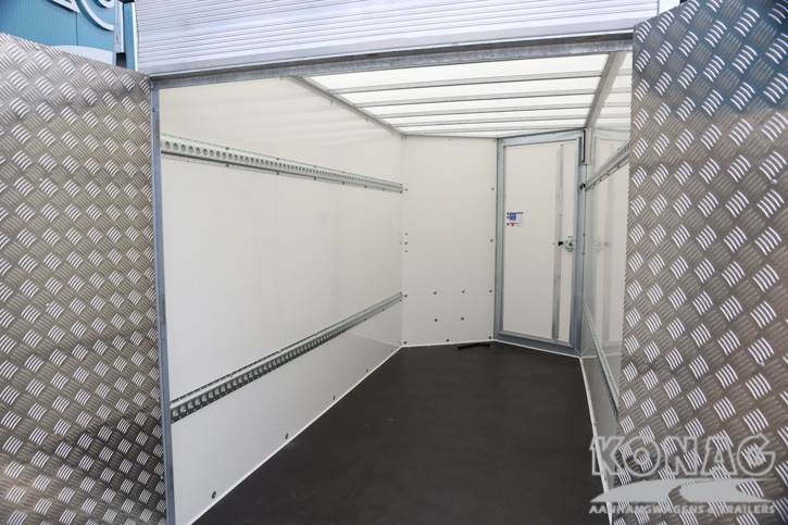 Ifor Williams Boxvan BV105G gesloten wagen met deur/klep combinatie 303x147x183 cm 2700 kg