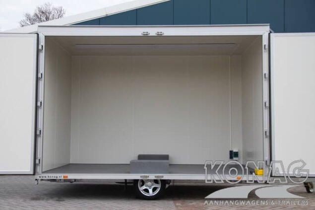 Konag promotiewagen met zijkleppen