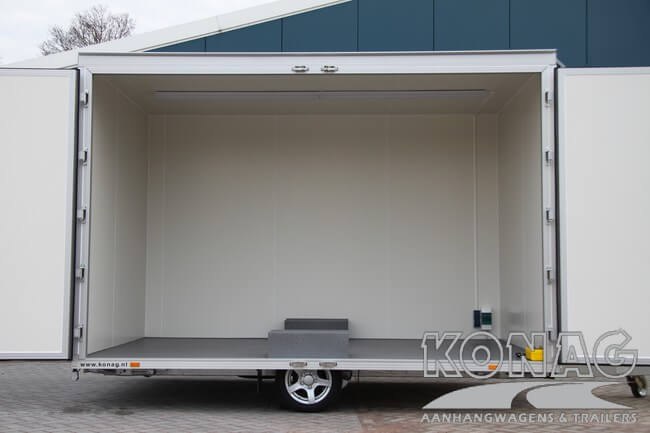 Konag promotiewagen met zijkleppen