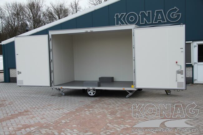 Konag presentatiewagen met reclamepanelen 360x204x230 cm 1900 kg