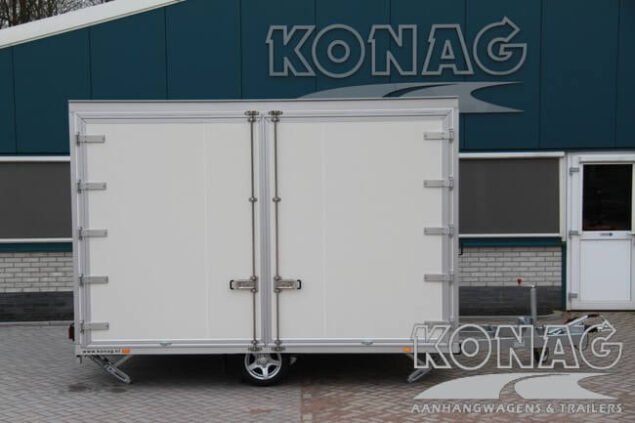 Konag presentatiewagen met reclamepanelen