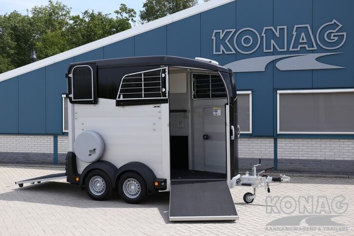 Ifor Williams HB511 binnenzijde paardentrailer