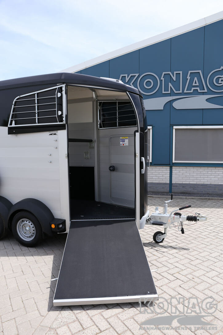 Ifor Williams HBX403 1,5 paards paardentrailer