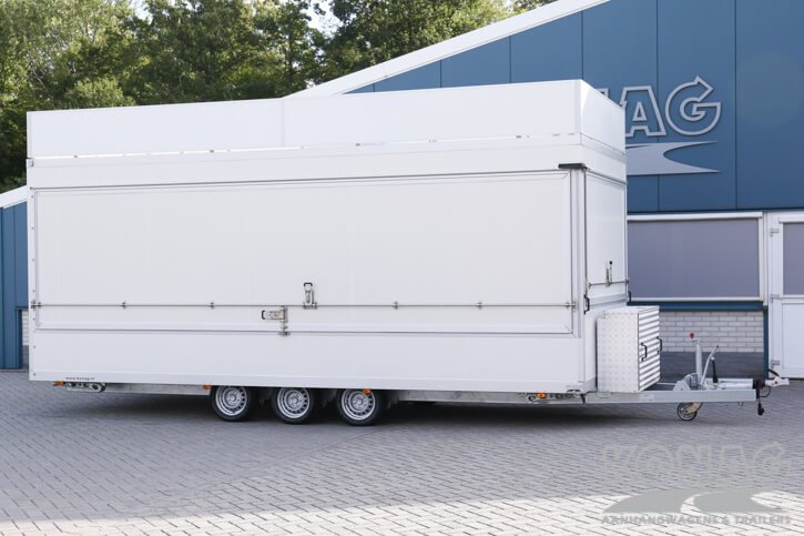 Konag snackwagen met zeilenombouw