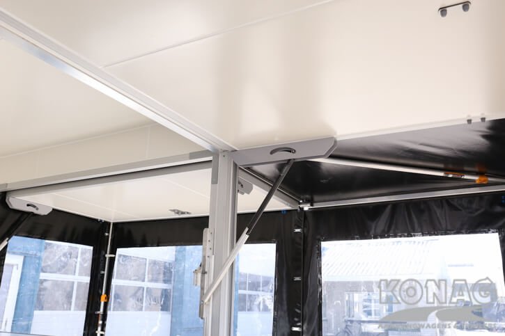 Konag snackwagen met zeilenombouw