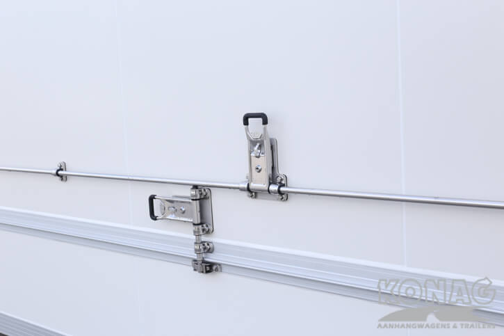 Konag snackwagen met zeilenombouw