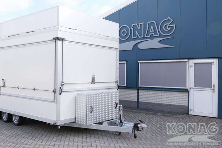 Konag snackwagen met zeilenombouw