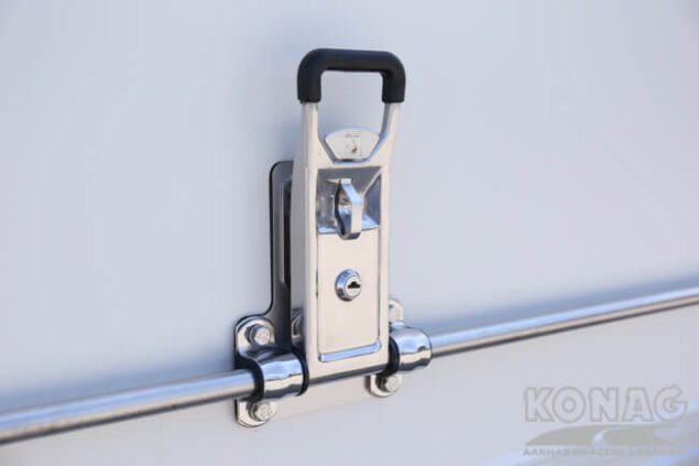 Konag presentatiewagen met trappen