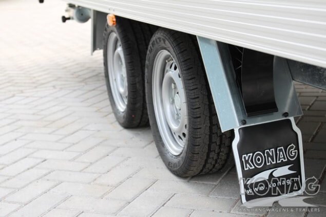 Konag gesloten presentatiewagen 545x200x200 cm 3100 kg