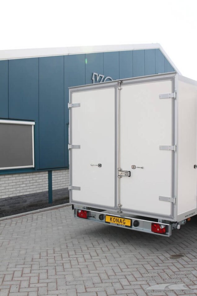 Konag gesloten presentatiewagen 545x200x200 cm 3100 kg