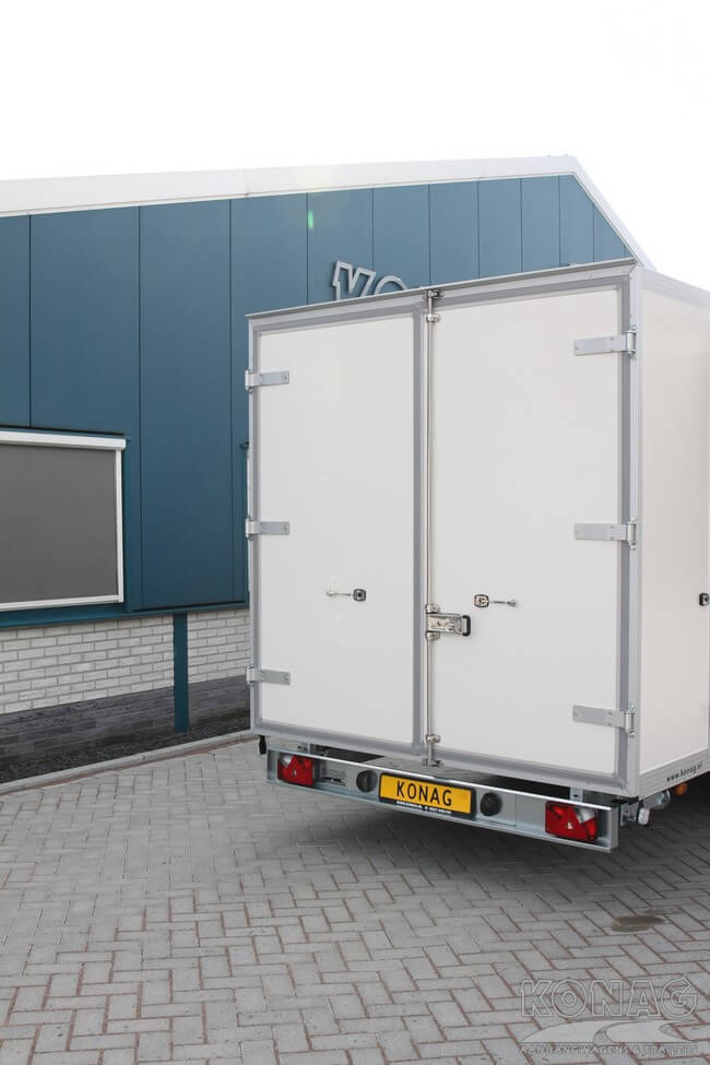 Konag gesloten presentatiewagen 545x200x200 cm 3100 kg