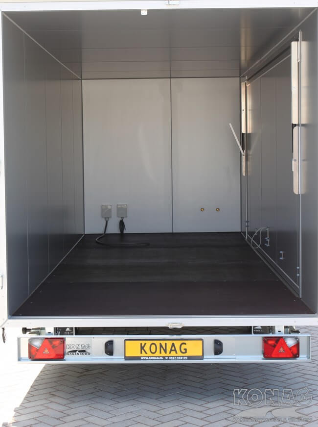 Konag gesloten presentatiewagen 545x200x200 cm 3100 kg