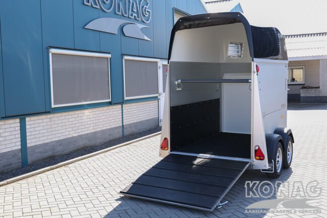 Proline Chamonix 1.5 paardstrailer met zadelkamer