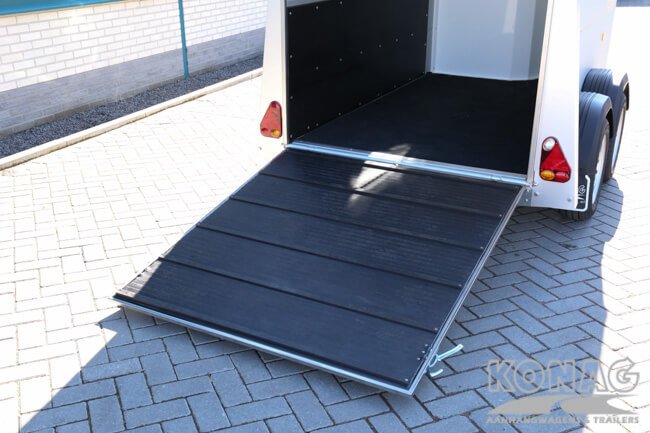 Proline Chamonix 1.5 paardstrailer met zadelkamer