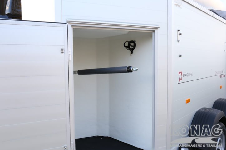 Proline Chamonix 1.5 paardstrailer met zadelkamer