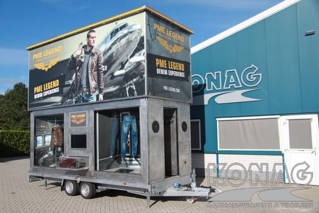 Konag presentatiewagen met hefdak