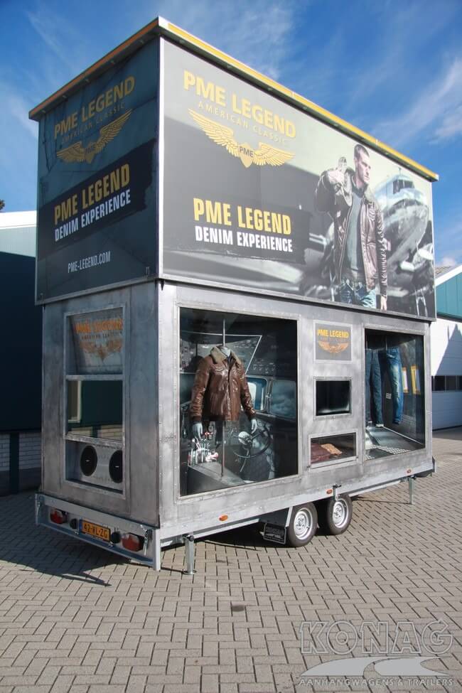 Konag presentatiewagen met hefdak
