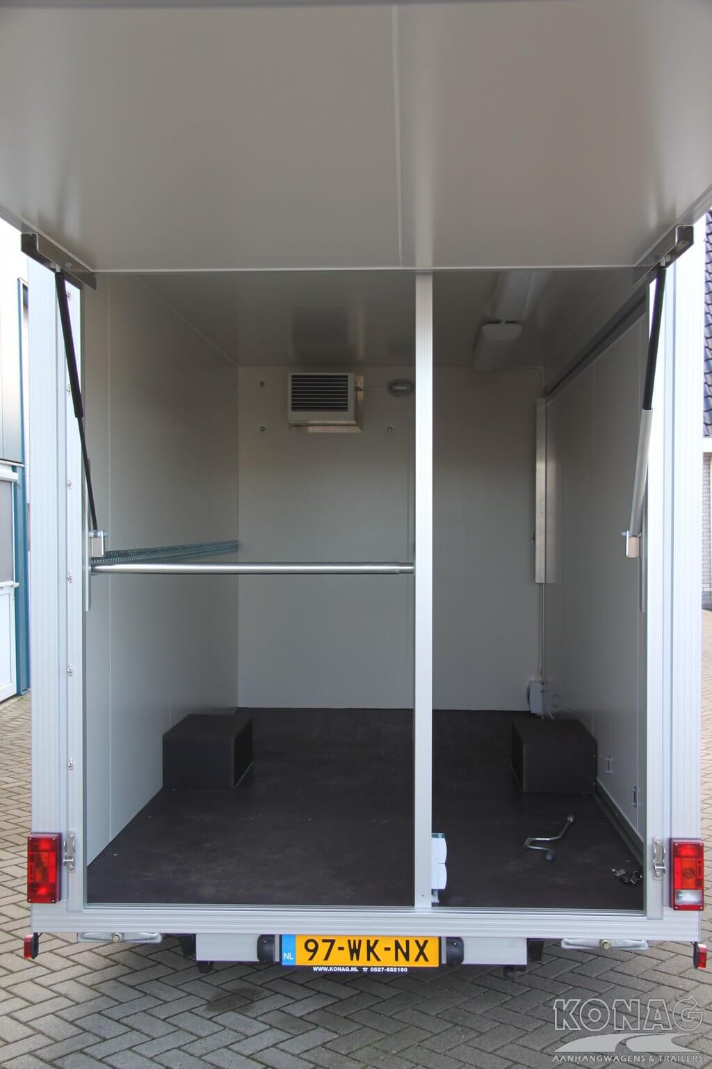 Konag bloemenaanhangwagen met zeilenopbouw