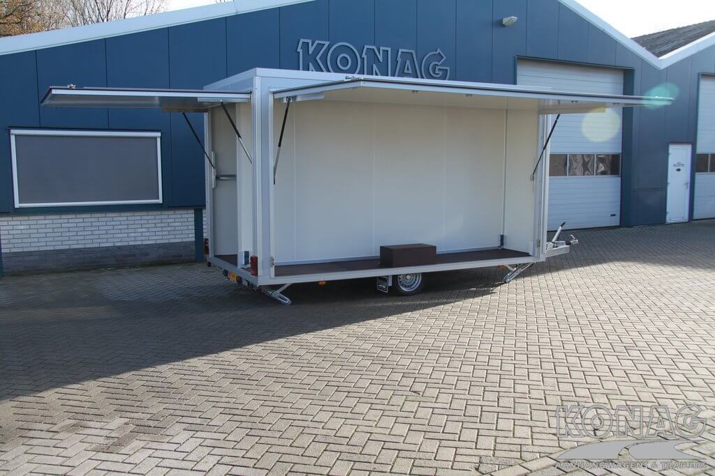 Konag bloemenaanhangwagen met zeilenopbouw