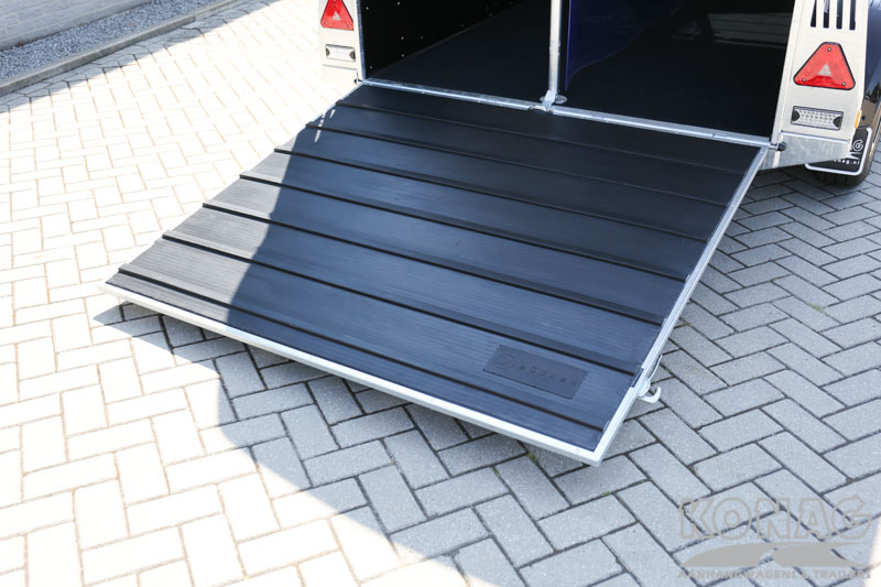 Careliner M by Konag 2 paards paardentrailer